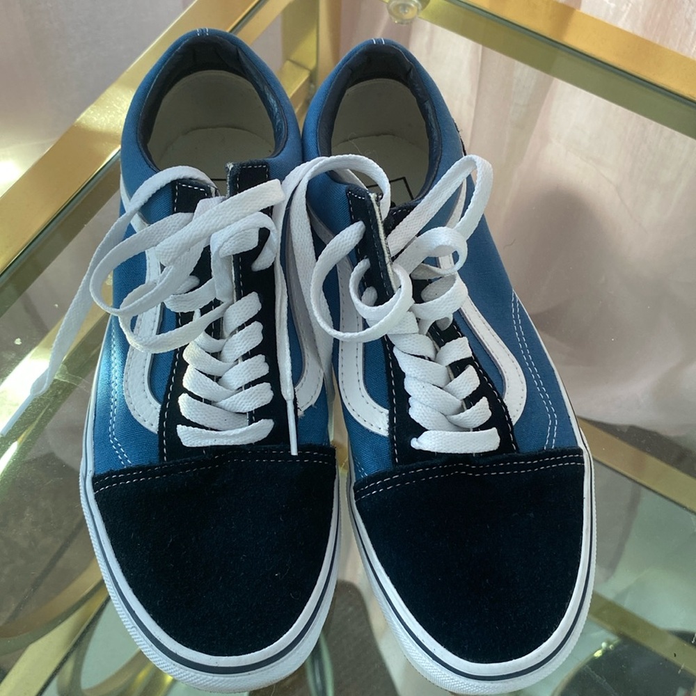 Boys size 6.5 vans blue & black